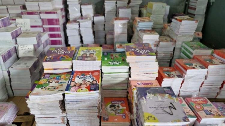 Governo do Amapá distribui mais de 280 mil livros didáticos para escolas públicas estaduais