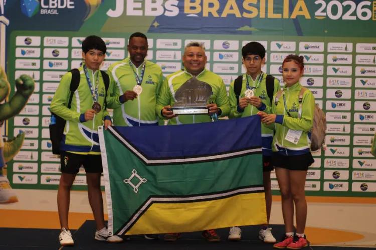 Irmãos de escola estadual do Amapá conquistam ouro e bronze no tênis de mesa nos Jogos Escolares 2026