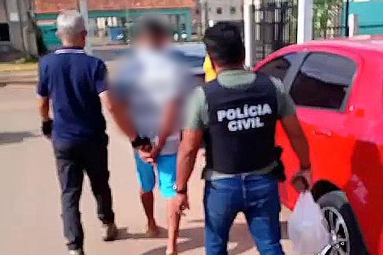 Homem que roubou agente penitenciário é levado a prisão