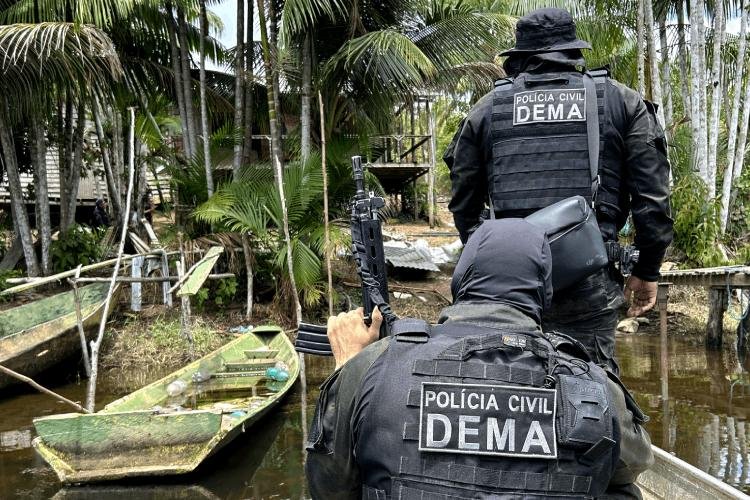 PC prende foragido, apreende armas e identifica suspeito de vender terras em reserva