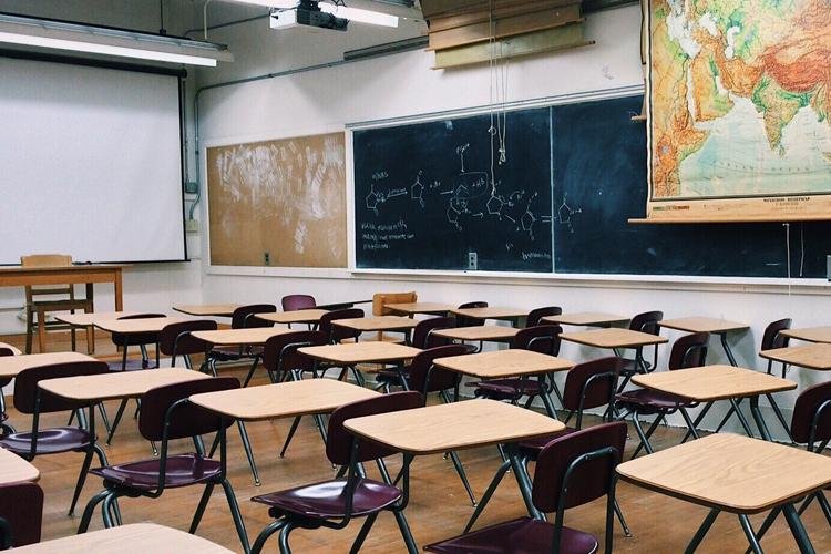 Evasão escolar atinge 500 mil jovens por ano no Brasil, diz estudo