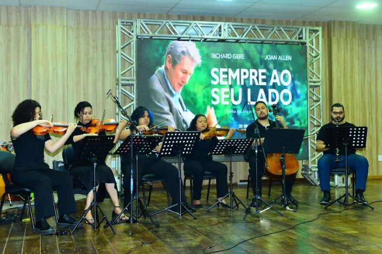 Emoção, talento e cinema marcam recitais de violão e piano no Centro de Educação Profissional de Música Walkíria Lima, em Macapá