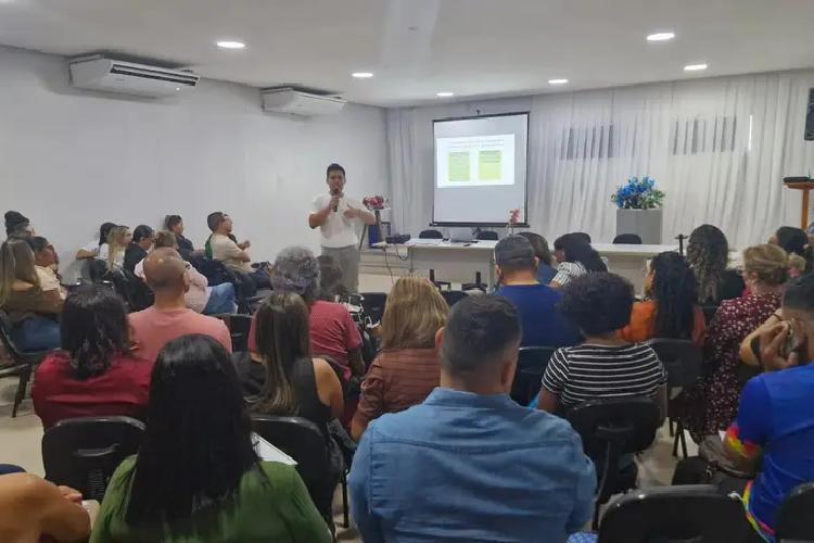 Governo do Amapá prepara gestores e pedagogos de escolas da Zona Norte de Macapá para avaliação da educação básica