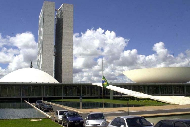 Câmara e Senado analisam propostas com medidas para enfrentamento da pandemia de Covid-19