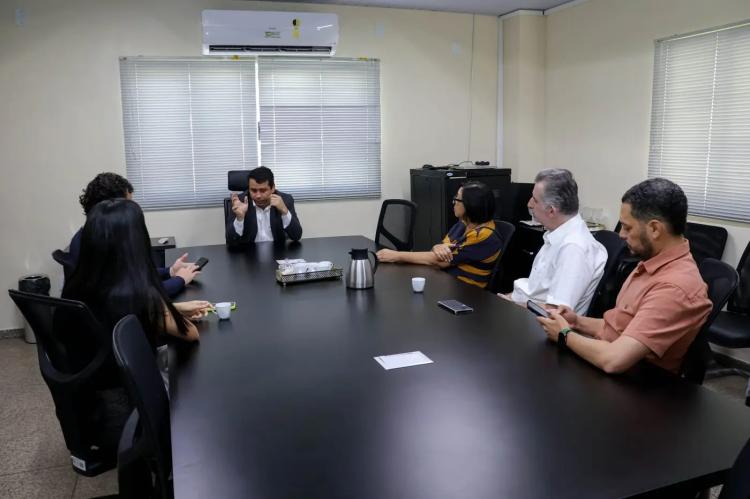 Governo recebe visita de escola internacional inédita na América do Sul e avança na seleção para receber campus na Amazônia