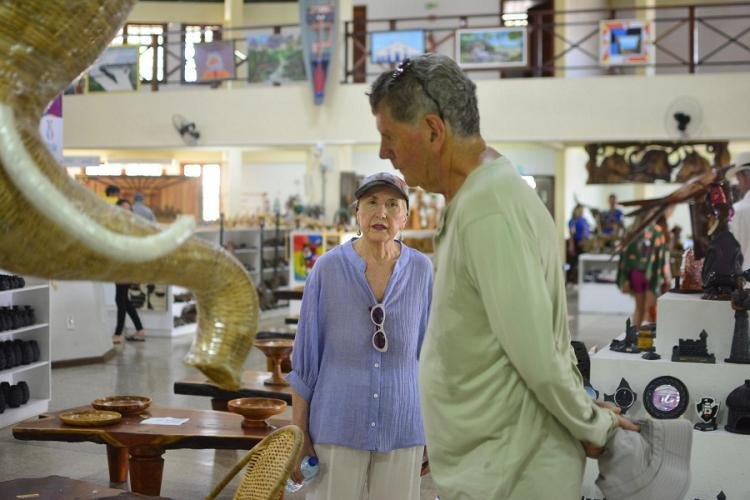 Turistas estrangeiros impulsionam vendas na Casa do Artesão em Macapá