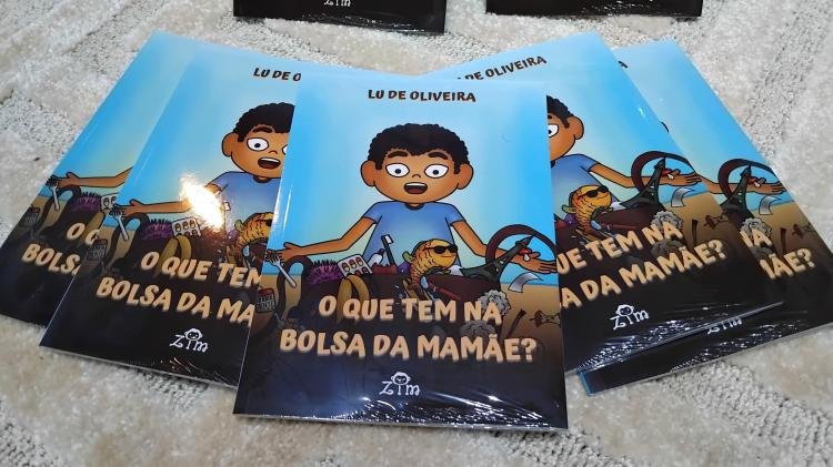 "O que tem na bolsa da mamãe?": Contadora de Histórias Lu de Oliveira lança seu primeiro livro infantil