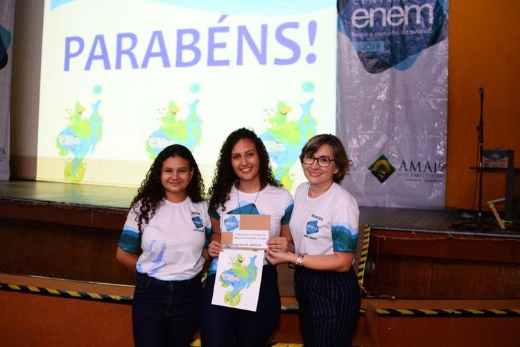 Aluna da escola Gabriel de Almeida Café vence concurso da mascote da Central do Enem