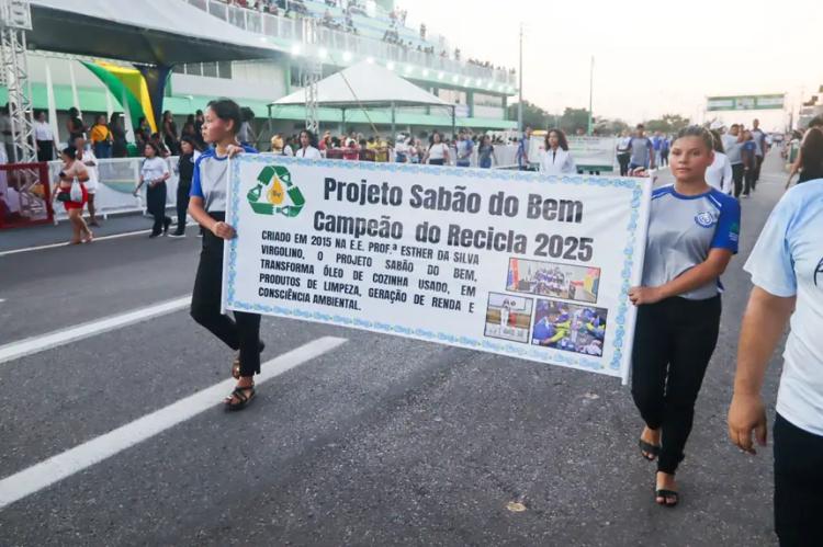 Governo do Amapá reúne 3 mil estudantes em Desfile Cívico na programação da Semana da Pátria