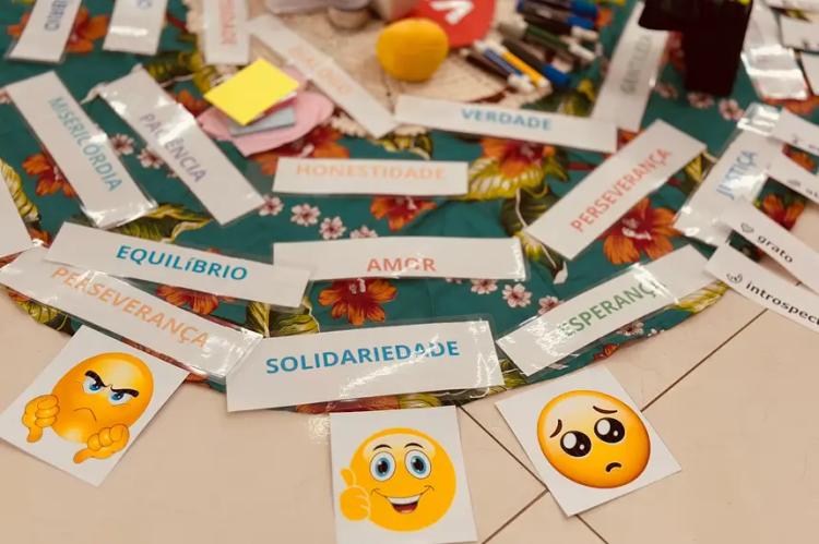Governo do Amapá promove palestra sobre saúde mental para tradutores e intérpretes de Libras
