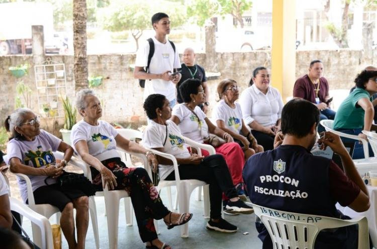 Procon Amapá realiza ação educativa e de saúde voltada a idosos em Macapá