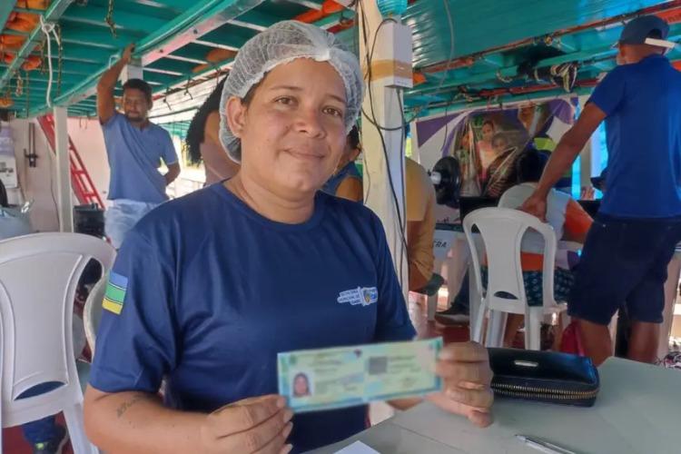 Super Fácil das Águas: Governo do Estado realiza entrega de Carteiras de Identidade Nacional em comunidades de Itaubal