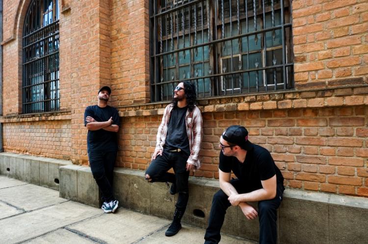 MAD SNEAKS transforma a dor em libertação e dá voz a talentos alternativos no clipe de “Dirty Blood”