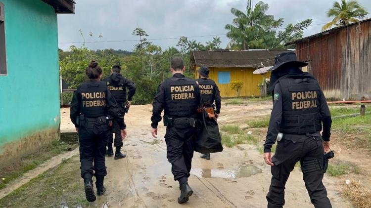 Polícia Federal e forças de segurança destroem maquinário de garimpo ilegal no Amapá