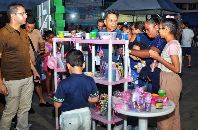 1ª FLIT: Feira de Literatura Infantil Tucuju encanta Macapá com magia literária