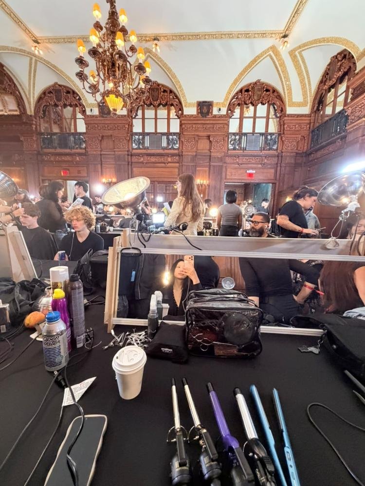 NY Fashion Week: em estreia internacional, brasileira é eleita estrela de Tommy Hilfiger e Michael Kors