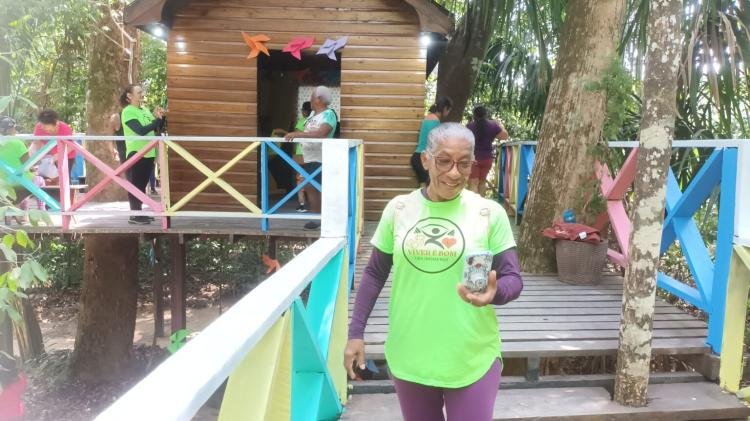 Idosos do Cras Amor participam de ação de bem-estar