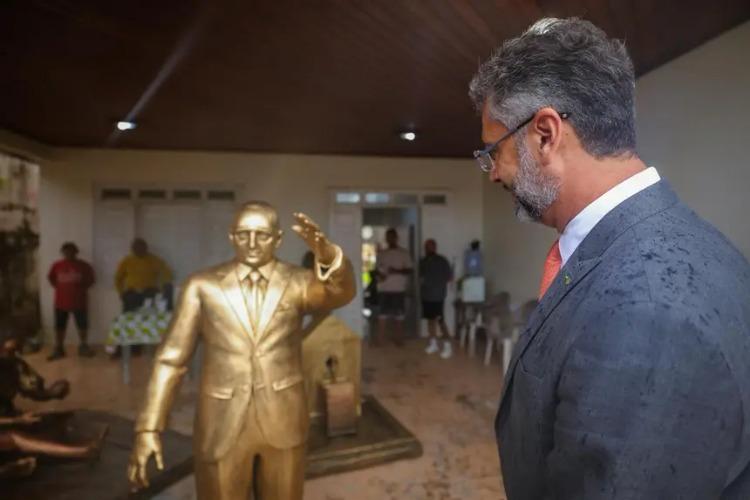 Governador Clécio conhece obras artísticas que vão marcar a história no Parque Residência