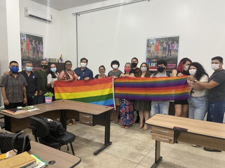 ‘Iremos desenvolver políticas que englobem a nossa realidade’, afirma jovem eleita para Conselho LGBT+ de Macapá