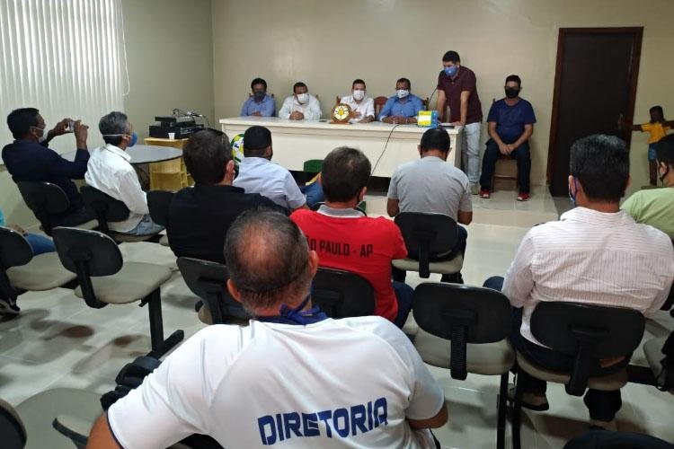 FAF reúne clubes profissionais e imprensa e anuncia retorno do campeonato