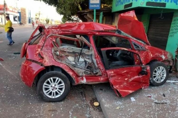 Mulher morre em grave acidente de trânsito; outras três pessoas ficaram feridas    