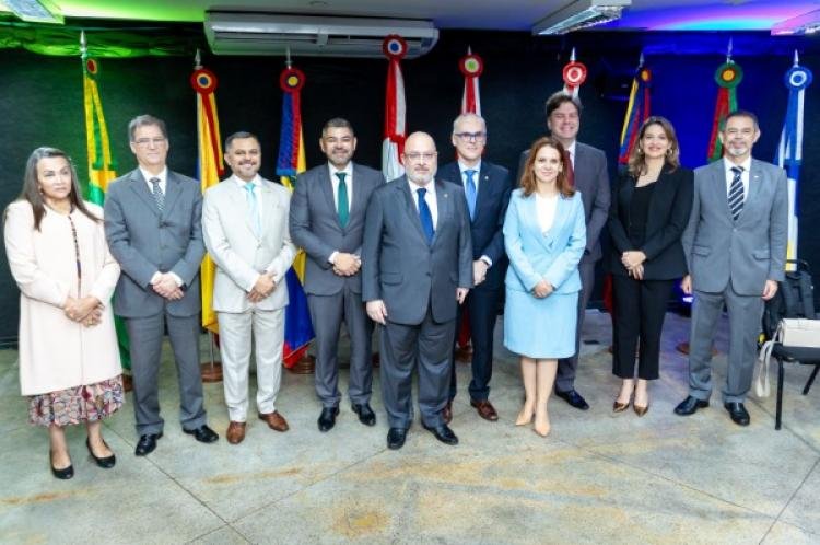 PGJ e membros do MP-AP participam de reunião em Manaus sobre defesa dos direitos humanos