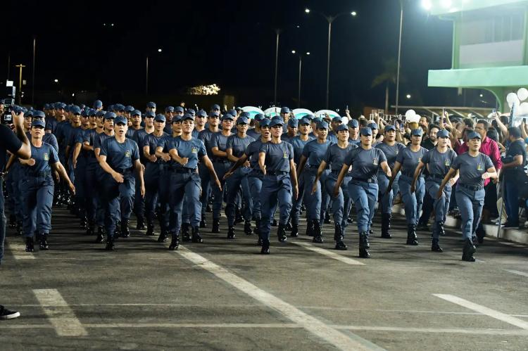Sob forte emoção, 'Noite Cinza' marca avanço da formação de 532 soldados da PM do Amapá: ‘chegaremos a 70% a mais do efetivo’, cita governador Clécio