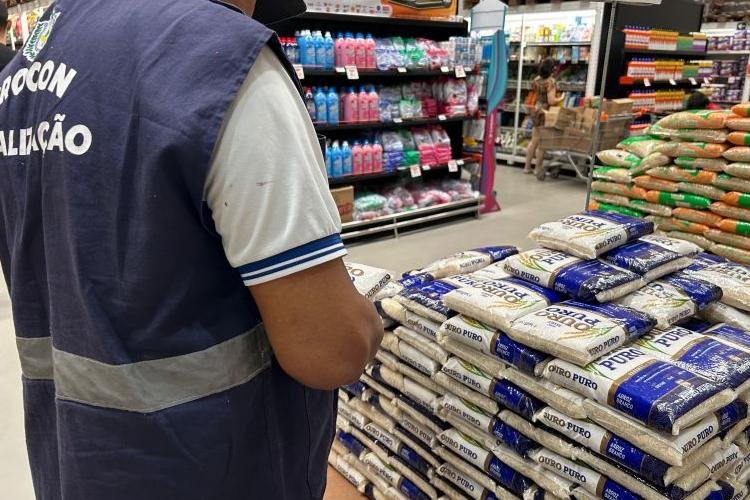 Procon-AP conclui 2ª fase da Operação "Fim de Ano" e autua dois supermercados em Macapá