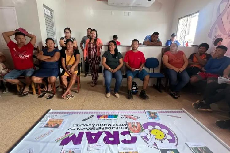 Indígenas participam de palestra sobre igualdade de gênero ministrada pelo Governo do Amapá e casa de apoio, em Oiapoque