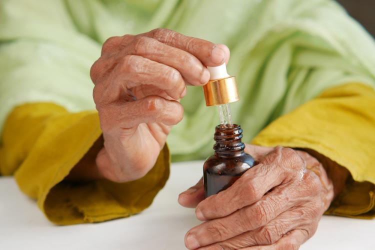 Cannabis Medicinal na terceira idade: uso do CDB auxilia no tratamento de doenças em idosos
