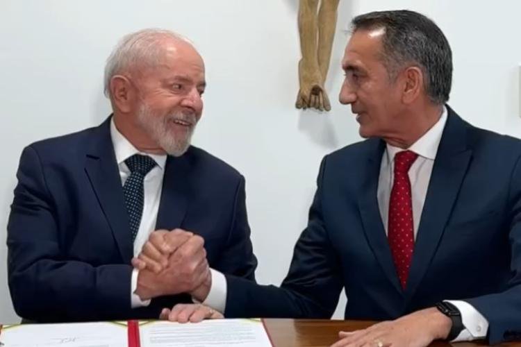 Ministro Waldez Góes anuncia auxílio emergencial para pescadores da Amazônia em parceria com presidente lula