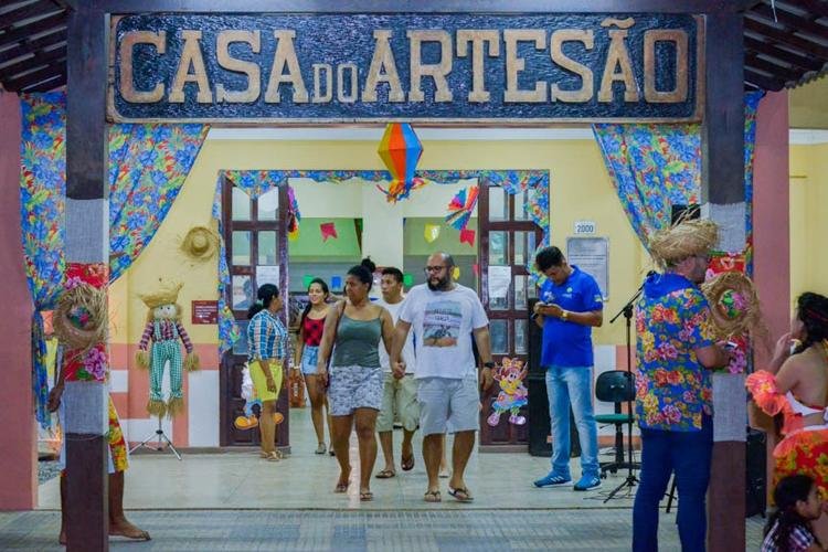 Desfile de moda e feira de artesanato movimentam a Casa do Artesão no sábado, 29