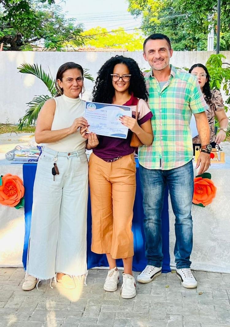 Ação multidisciplinar da Escola Barão do Rio Branco inspira mudança na abordagem da saúde mental