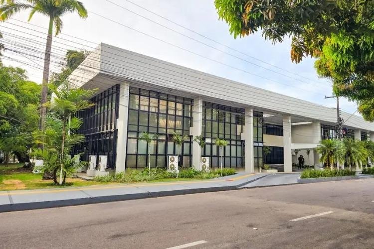 Governador do Amapá decreta ponto facultativo do Dia do Servidor Público