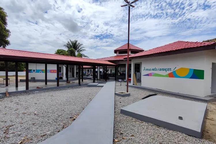 Maratona de entregas na educação: Governo do Amapá reinaugura escola que atende 17 comunidades em Mazagão