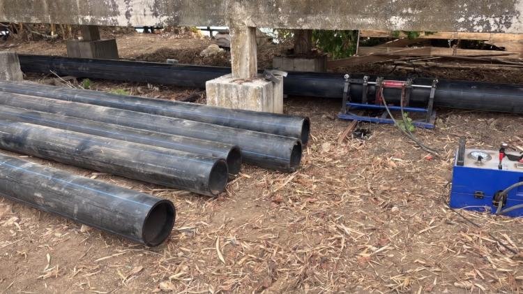 Nova adutora começa a ser instalada e vai reforçar abastecimento de água em Laranjal do Jari