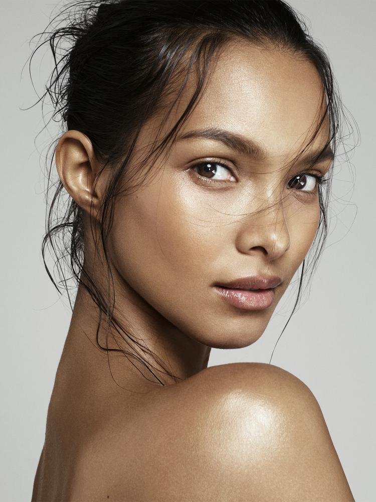 Lais Ribeiro posa desnuda para nova campanha mundial de Donna Karan!