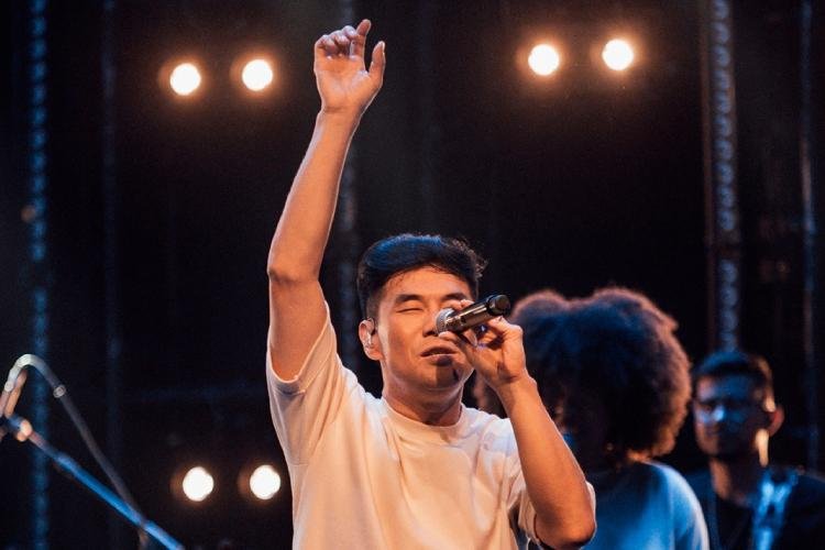 Dia do evangélico em Macapá terá show nacional de Juliano Son e Batismo Coletivo