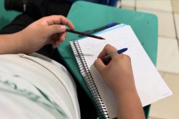 Alunos da rede estadual preparam-se para avaliação nacional do ensino brasileiro