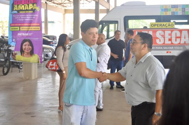 'É uma oportunidade que abre portas para o meu futuro', diz jovem habilitado pelo Habilita Amapá