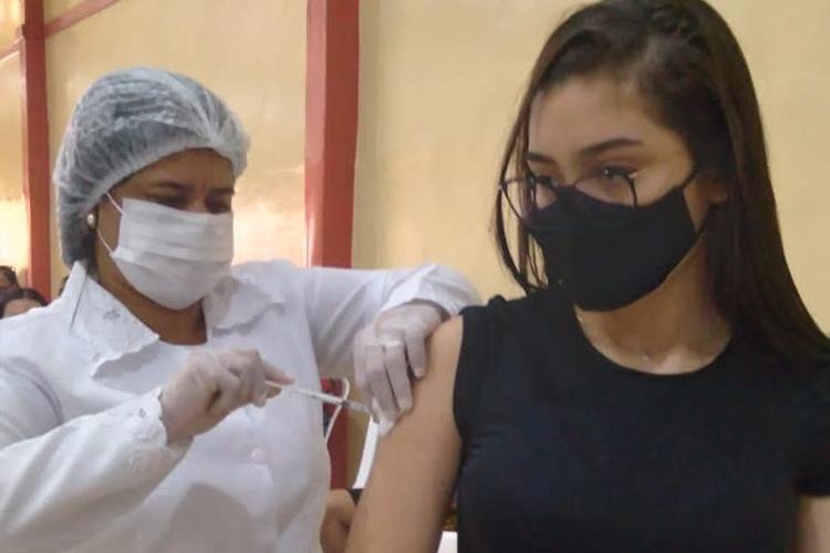 Santana abre vacinação para adolescentes de 12 anos nesta sexta, 27
