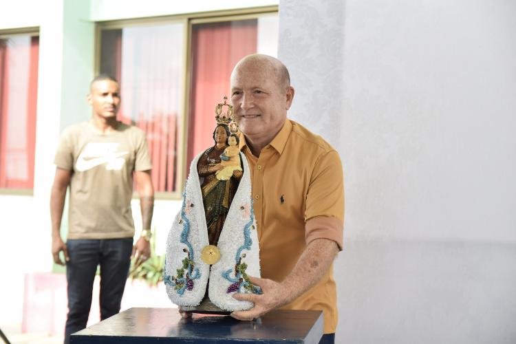 Prefeitura de Santana recebe visita da imagem de Nossa Senhora de Nazaré