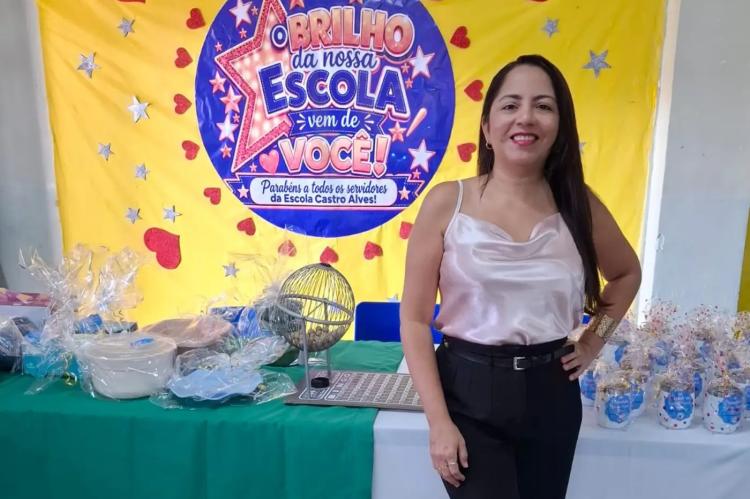 Escola Estadual Castro Alves homenageia professores e servidores públicos em Macapá