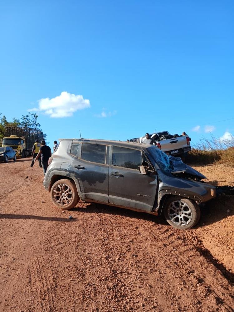 Grave acidente entre dois veículos deixa um morto na BR-156, no Amapá