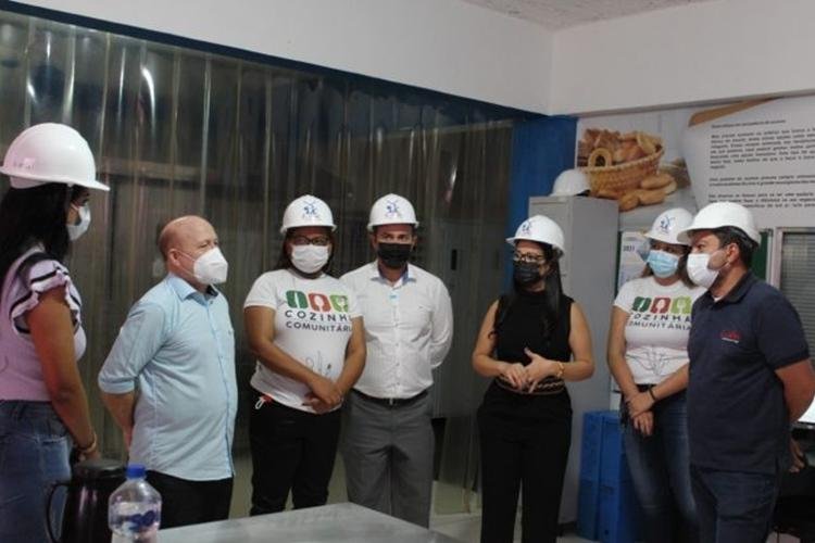 Santana estabelece parceria para capacitação e doação de alimentos