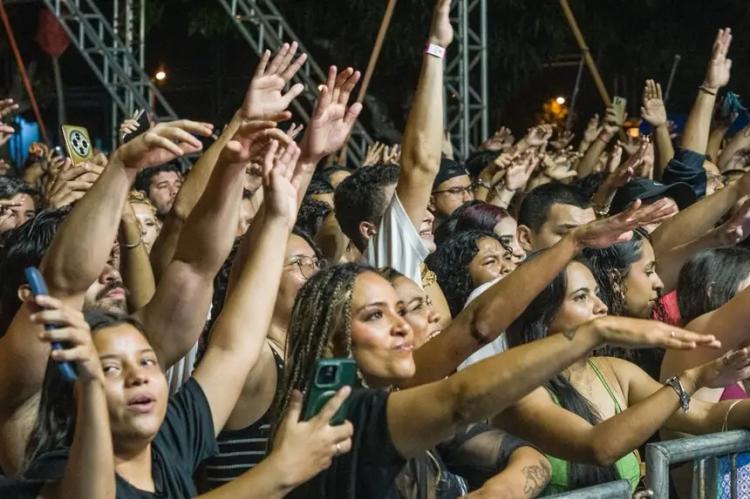 Djonga Encera Festival da Juventude com Show Engajado em Santana