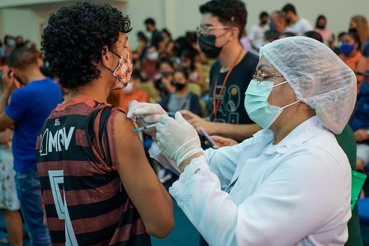 3ª dose da vacina contra Covid chega para pessoas de 40 anos + com comorbidades