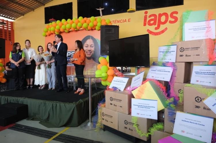 Mais de 1,3 mil alunos de escola em Breves (PA) ganham novo laboratório de informática equipado com computadores
