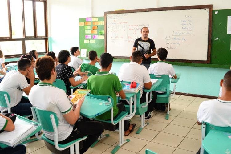 Governo sanciona lei que estabelece proteção aos professores e profissionais da Educação