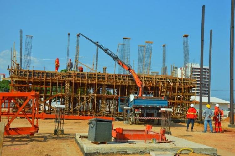 Governo do Estado instala estruturas metálicas e avança na concretagem do primeiro pavimento do novo HE de Macapá